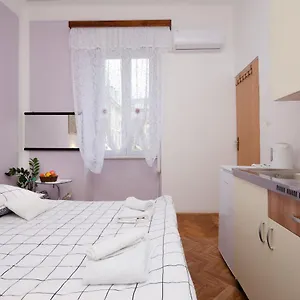 studio-apartman-bulesic.primorje-gorskikotar.com/
